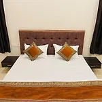 Goroomgo Banaras Homestay Varanasi